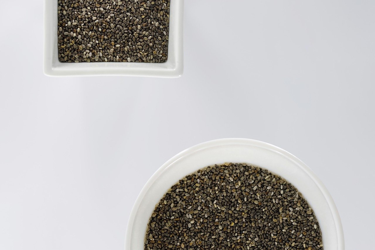 Chia Seed vs Biji Selasih, Apa Bedanya?