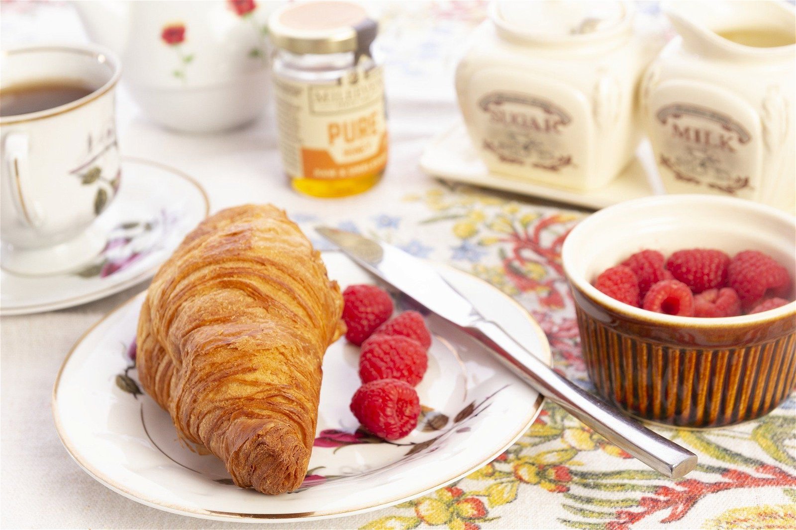 10 Tempat Dapetin Croissant di Surabaya dan Pastry Enak Lainnya