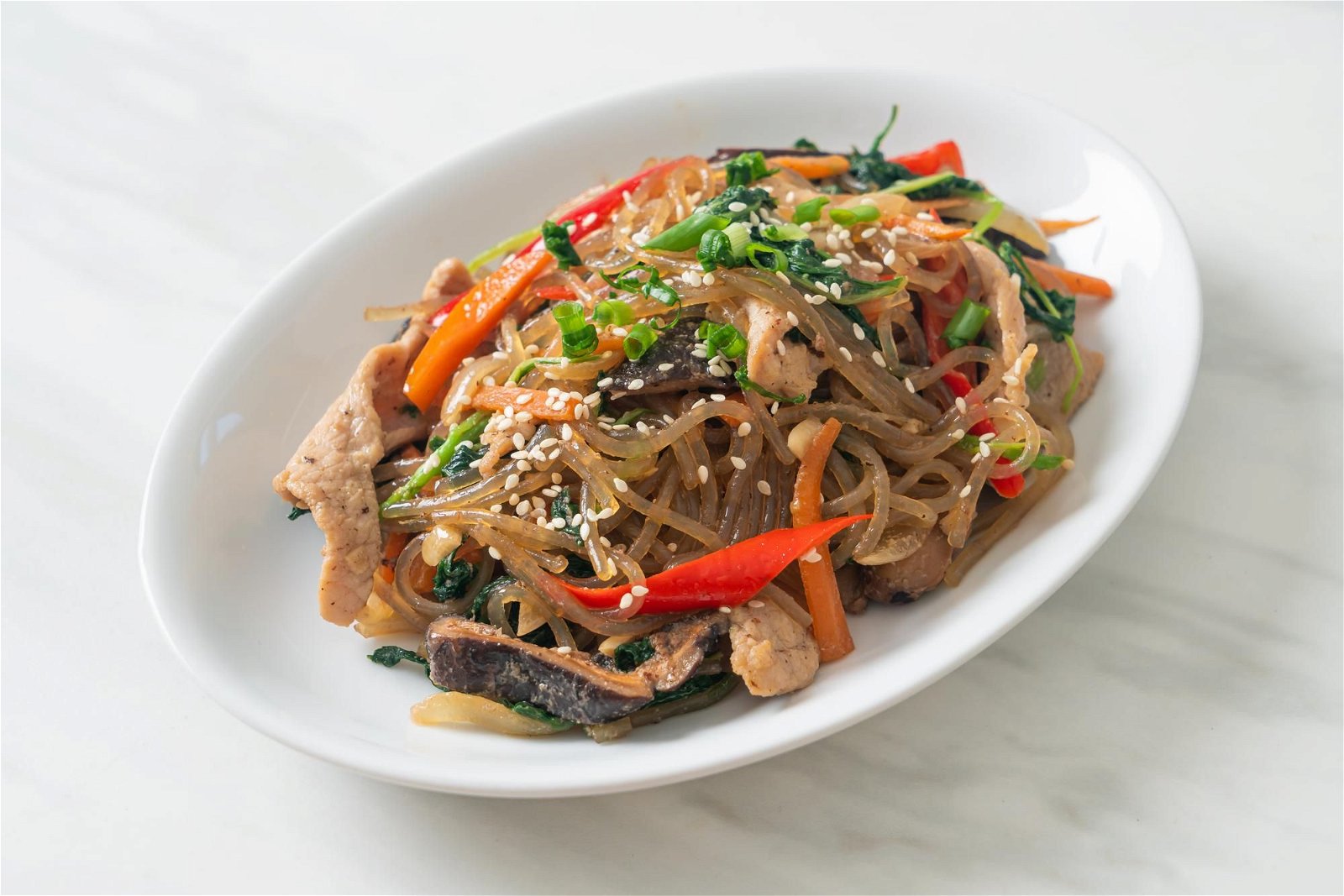 Mengenal Japchae. Makanan Favoritnya V BTS