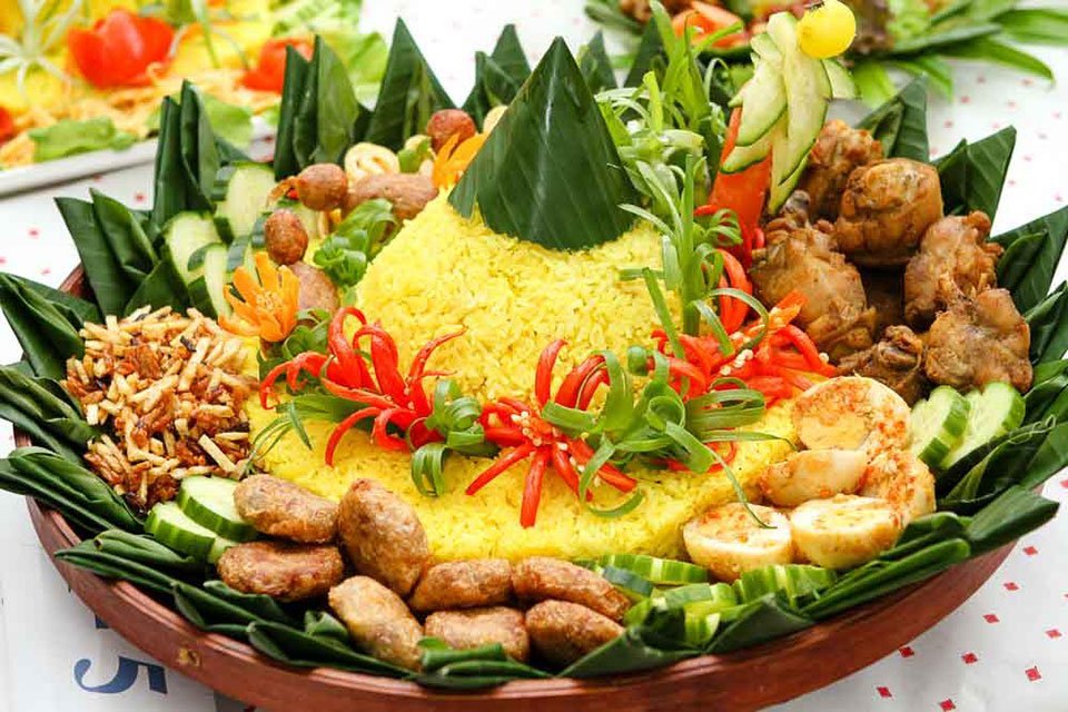 7 Makanan Indonesia yang Punya Cerita Paling Unik