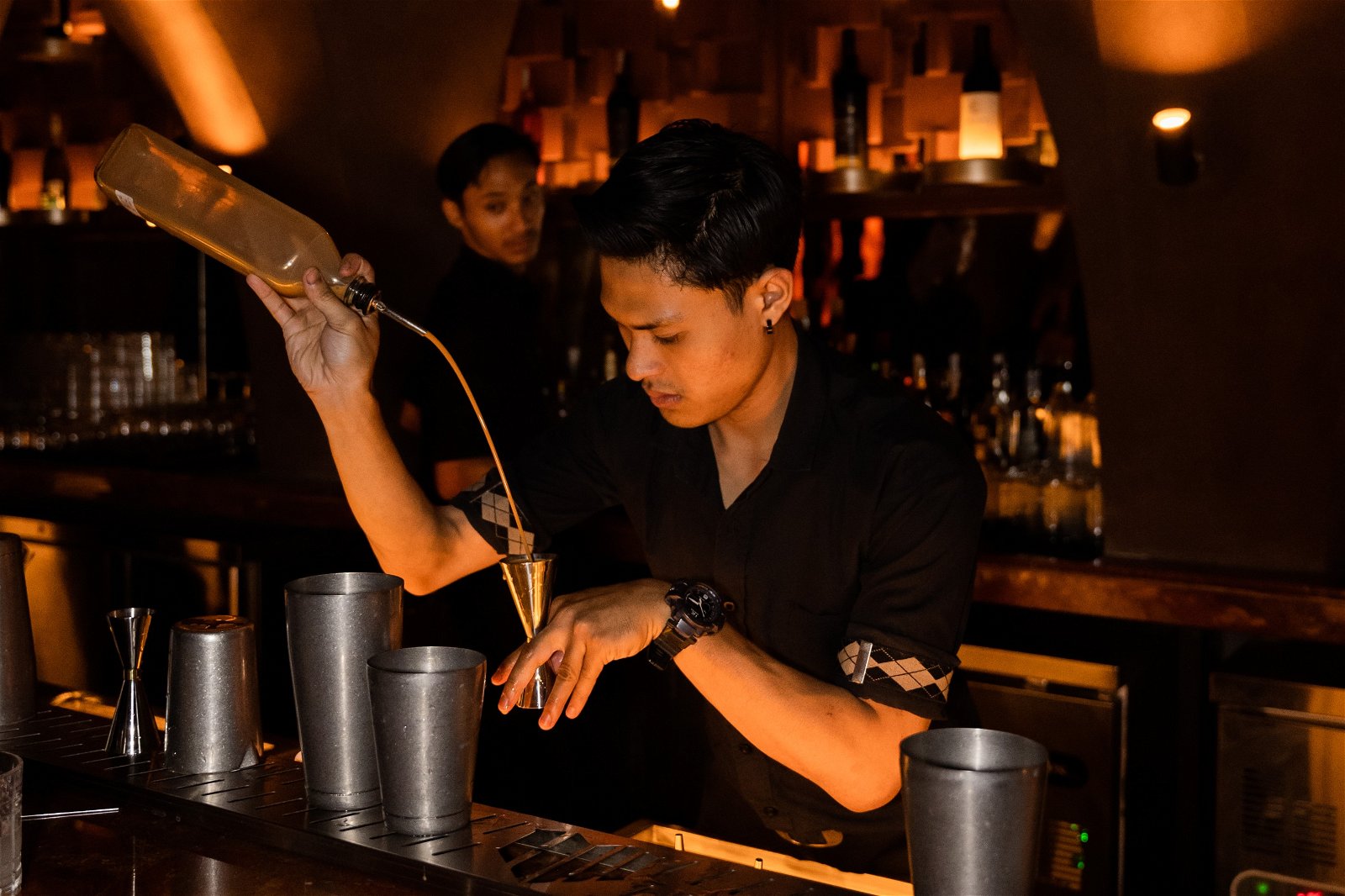 11 Bar 24 Jam Jakarta buat Hangout Sambil Tipsy Gak Kenal Waktu