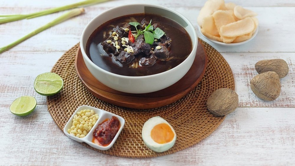 Inilah Alasan Kenapa Kuah Nasi Rawon Berwarna Hitam