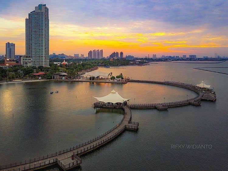 10 Tempat Romantis di Jakarta Buat Pacaran, Nggak Bikin Kantong Bolong!