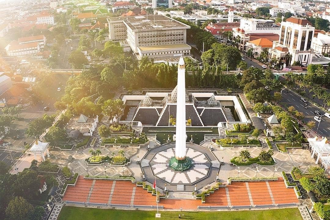 10 Tempat Wisata Surabaya yang Bersejarah. Lengkap Sama Kulinernya!