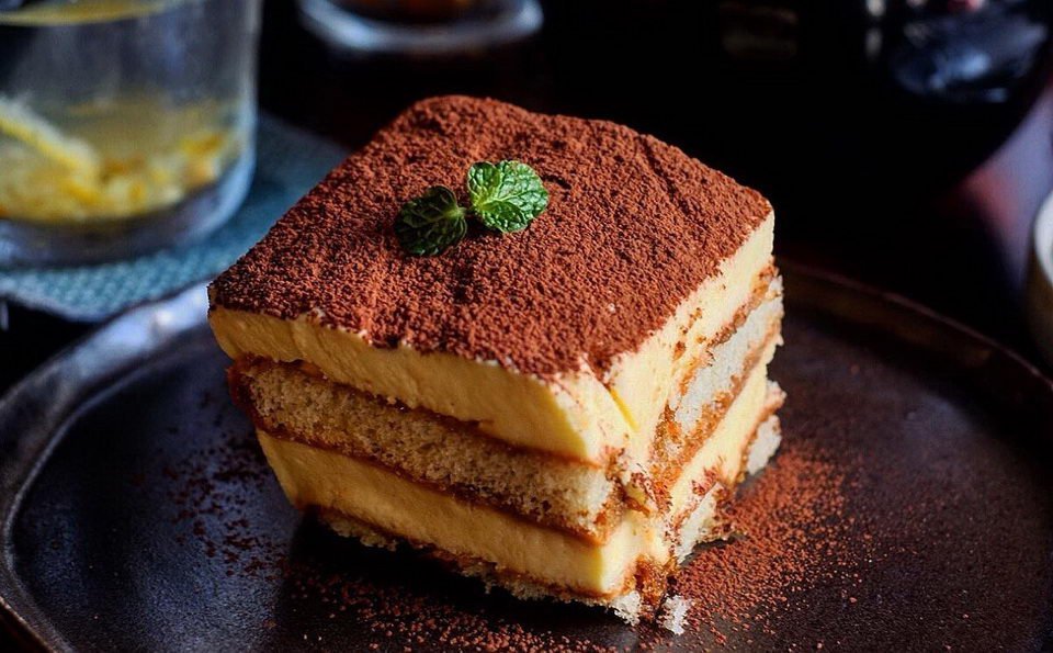 7 Tiramisu di Jakarta yang Paling Meleleh di Mulut